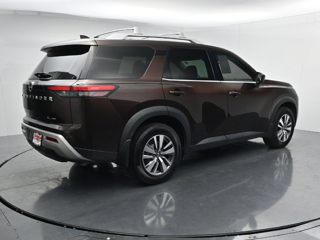 Used 2022 Nissan Pathfinder SL AWD/4WD image 8