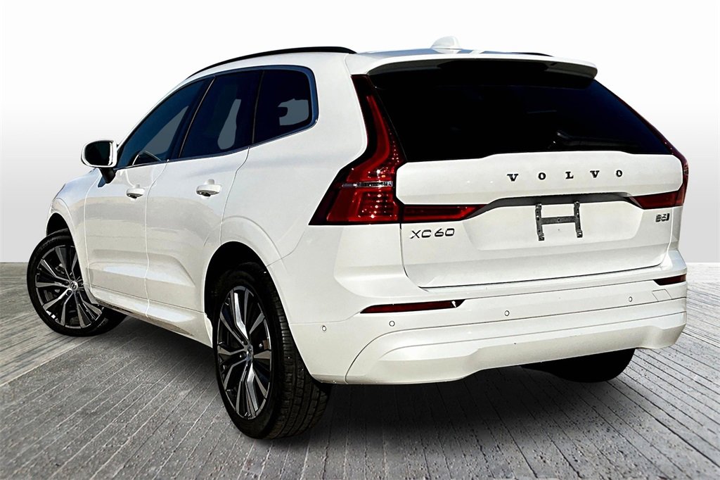 Used 2022 Volvo XC60 B5 Momentum w/ Advanced Package image 6
