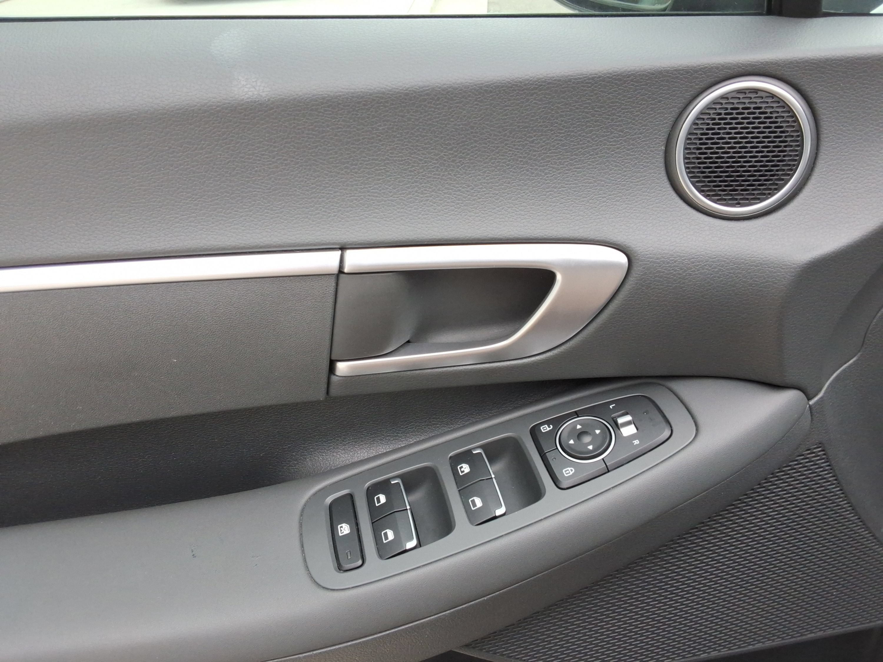 Used 2020 Hyundai Sonata SE FWD image 4