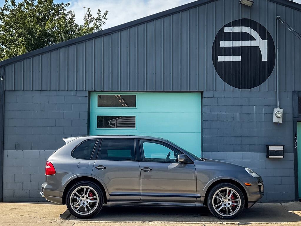 Used 2010 Porsche Cayenne GTS AWD/4WD image 10