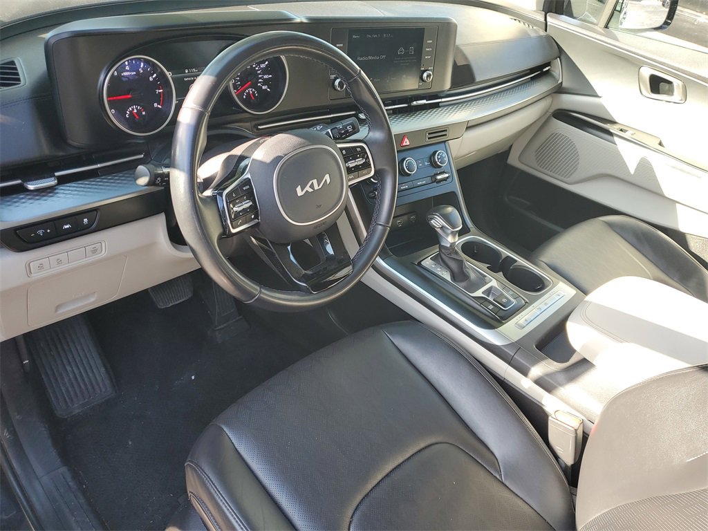 Certified 2023 Kia Carnival LX image 12