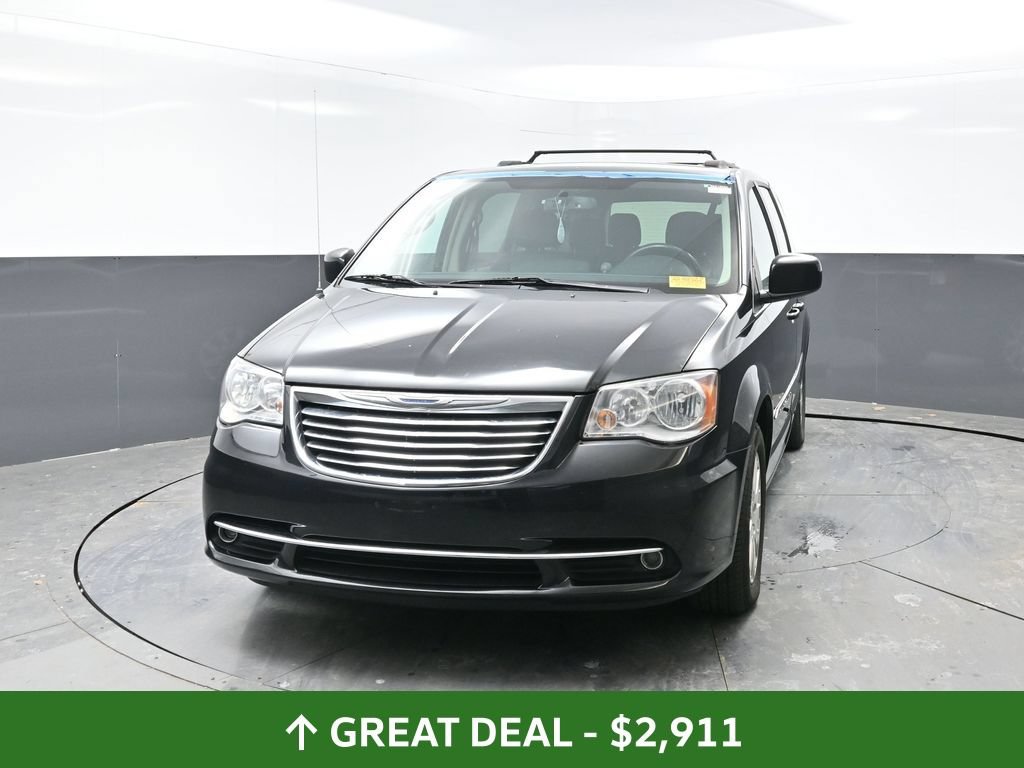 Used 2016 Chrysler Town & Country Touring FWD image 5