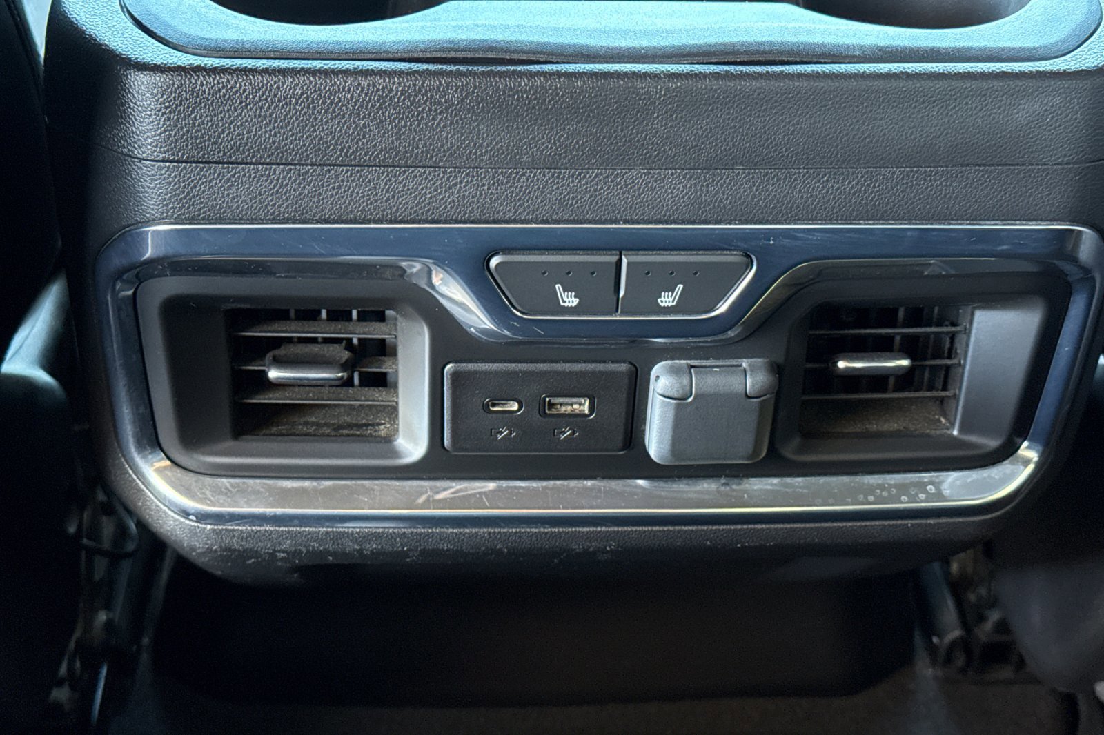 Used 2019 Chevrolet Silverado 1500 High Country w/ Technology Package image 16