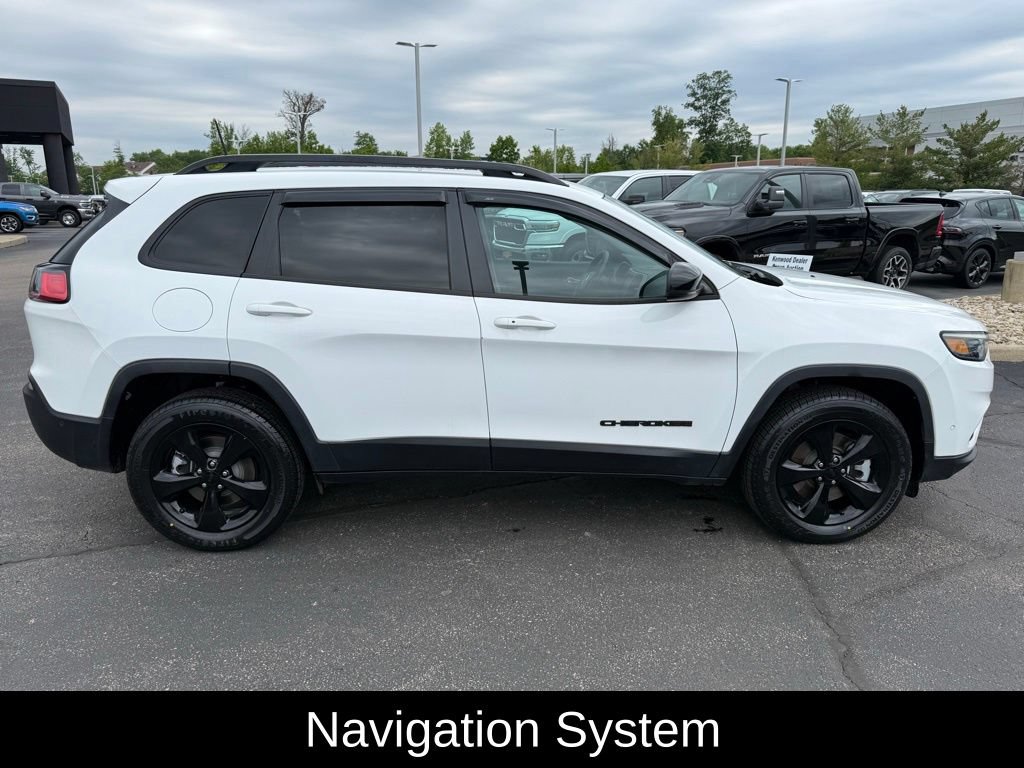 Certified 2023 Jeep Cherokee Altitude Lux AWD/4WD image 3