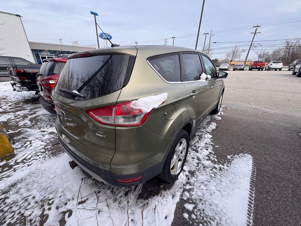 Used 2013 Ford Escape SE w/ Class II Trailer Tow Pkg image 4