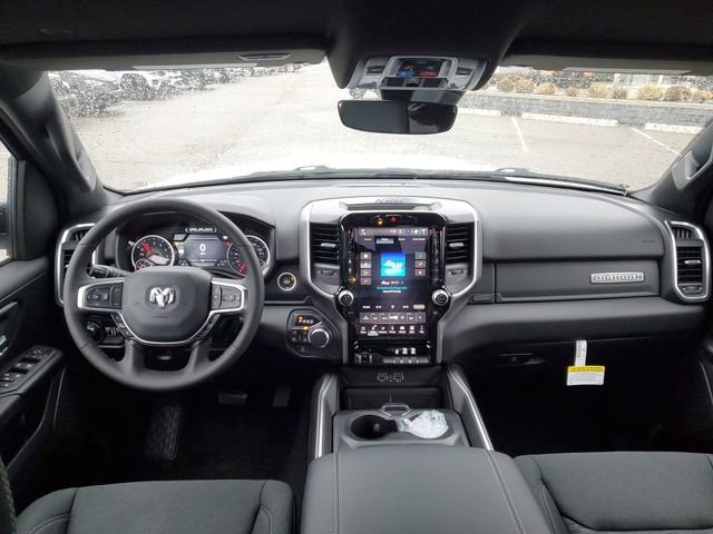 New 2026 RAM 1500 4x4 Crew Cab image 14