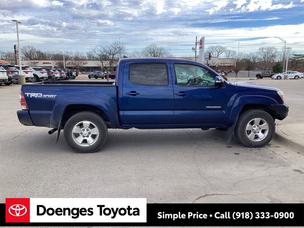 Used 2015 Toyota Tacoma 4x4 Double Cab image 9