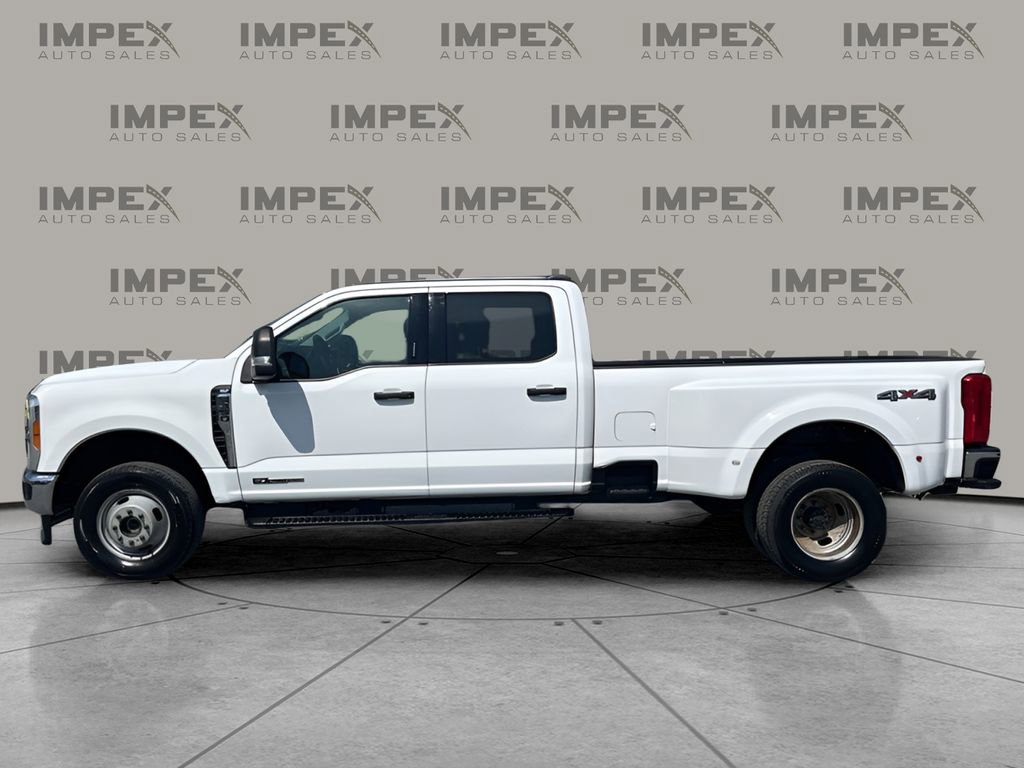 Used 2023 Ford F350 XLT image 2