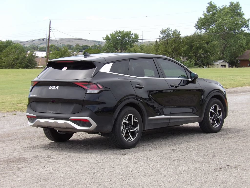 Used 2025 Kia Sportage LX FWD image 6