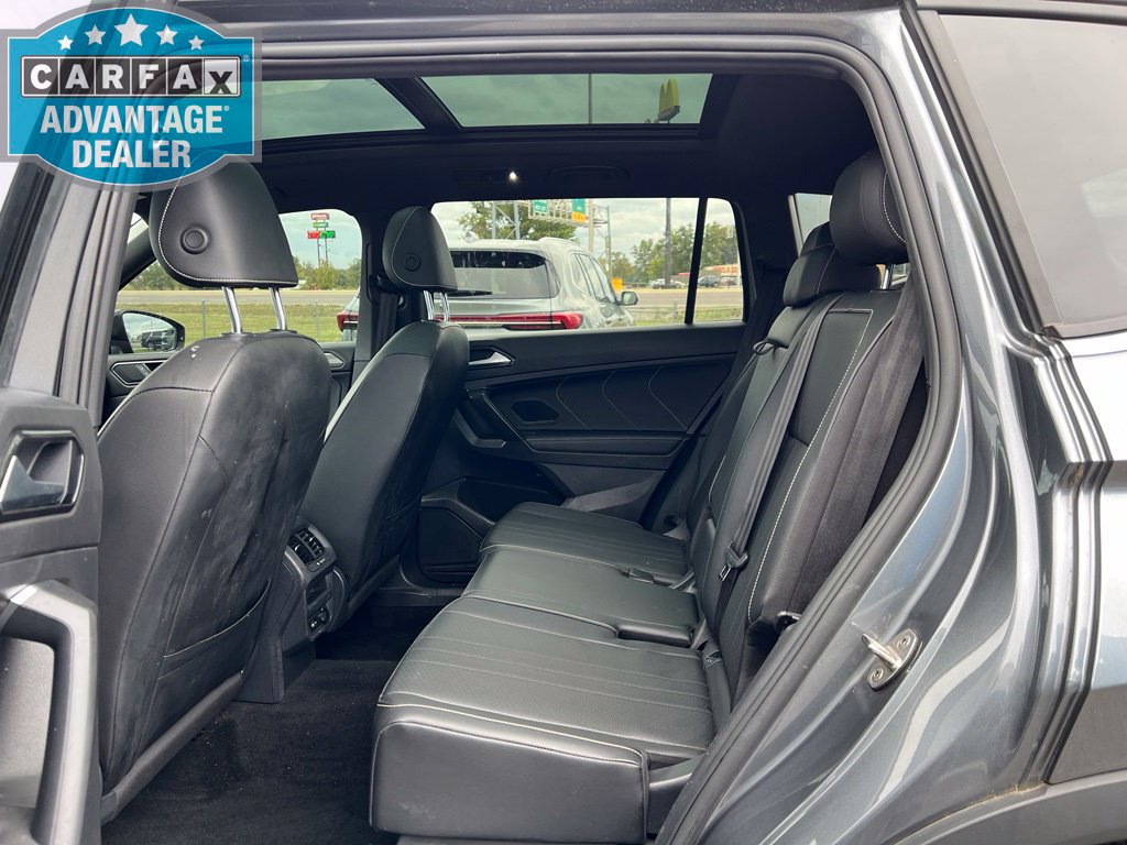 Used 2022 Volkswagen Tiguan SE R-Line AWD/4WD image 18