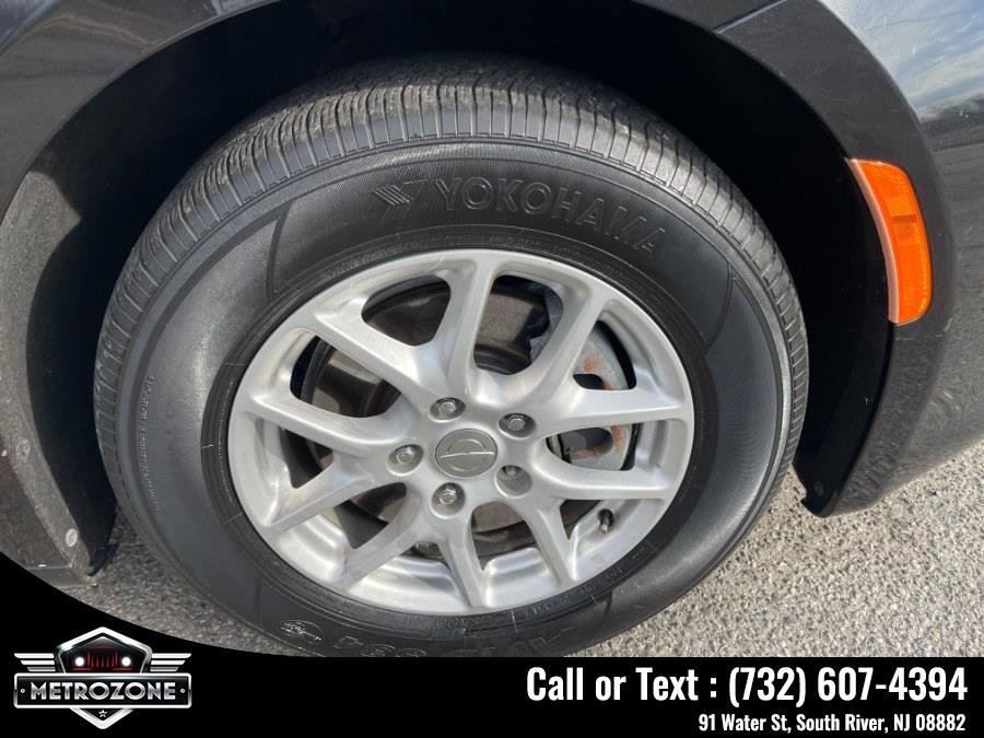 Used 2017 Chrysler Pacifica Touring image 27