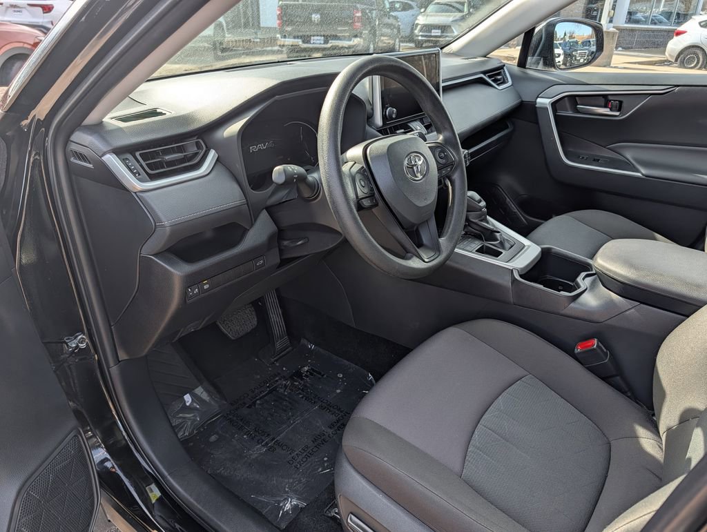 Used 2025 Toyota RAV4 XLE w/ Convenience Package image 20