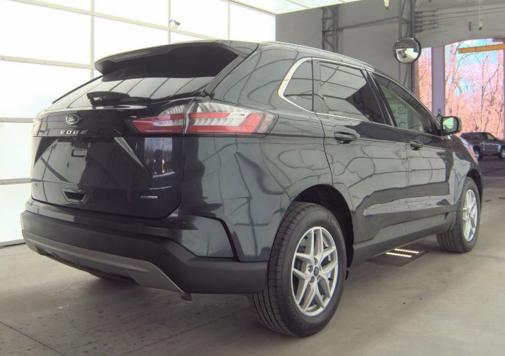 Used 2022 Ford Edge SEL w/ Convenience Package AWD/4WD image 2