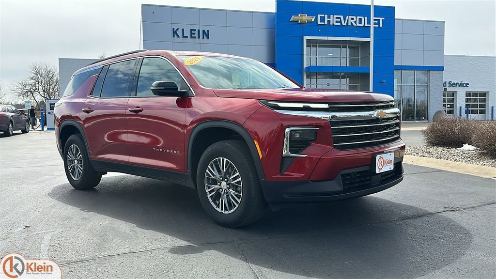 Used 2024 Chevrolet Traverse LT w/ Trailering Package