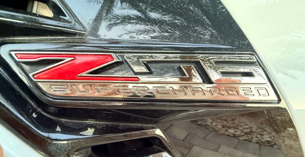 Used 2016 Chevrolet Corvette Z06 w/ 3LZ Preferred Equipment Group image 27