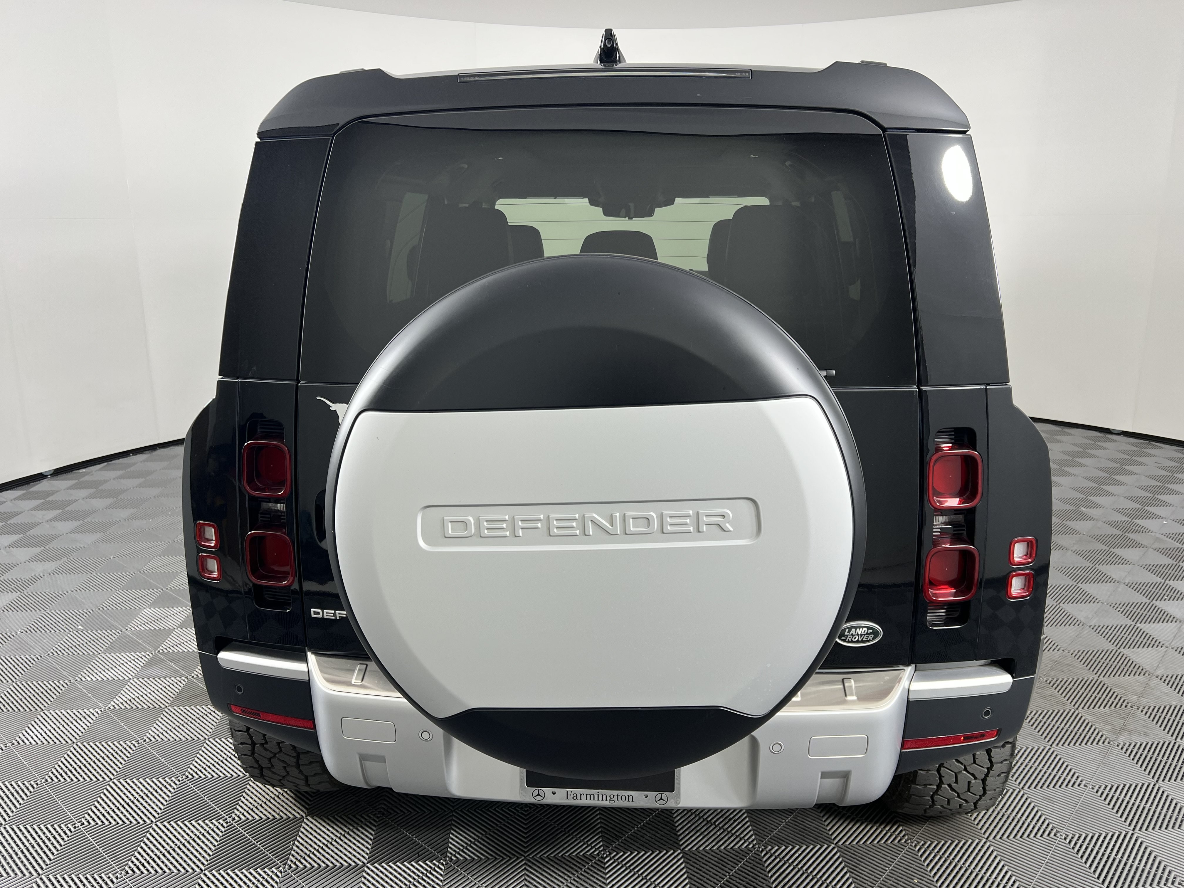 Used 2020 Land Rover Defender 110 SE AWD/4WD image 11
