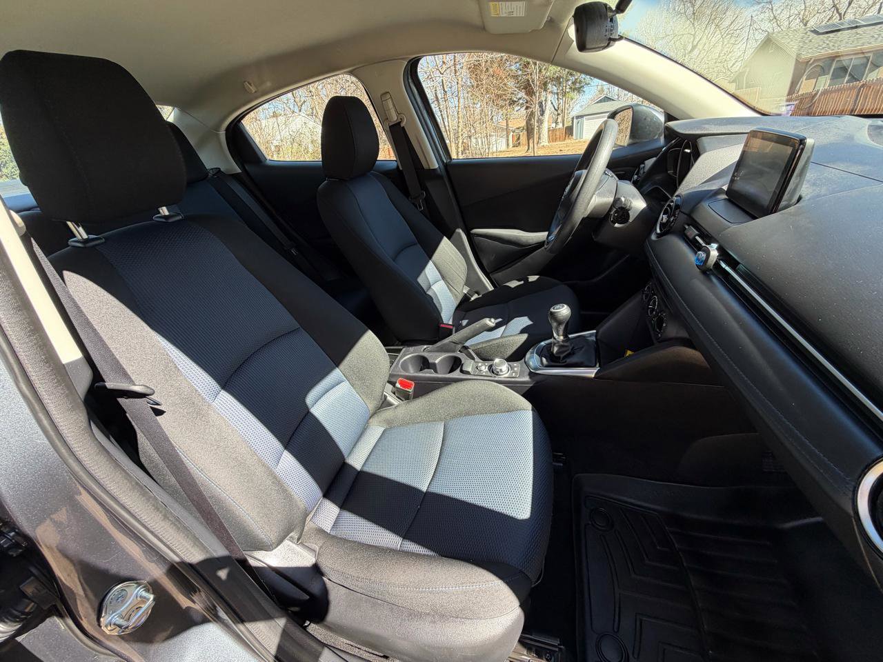 Used 2019 Toyota Yaris LE image 17