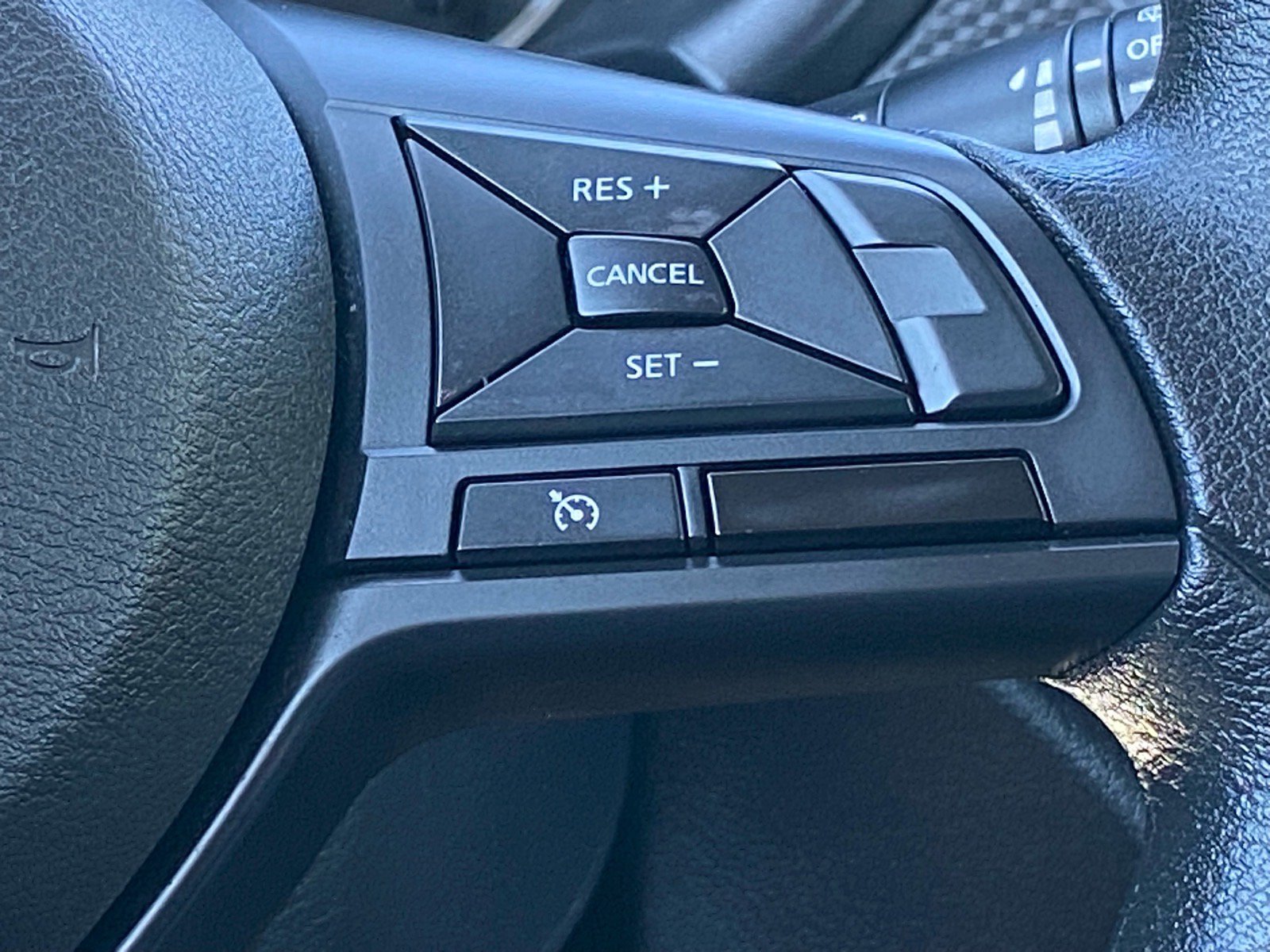 Used 2024 Nissan Kicks S FWD image 8
