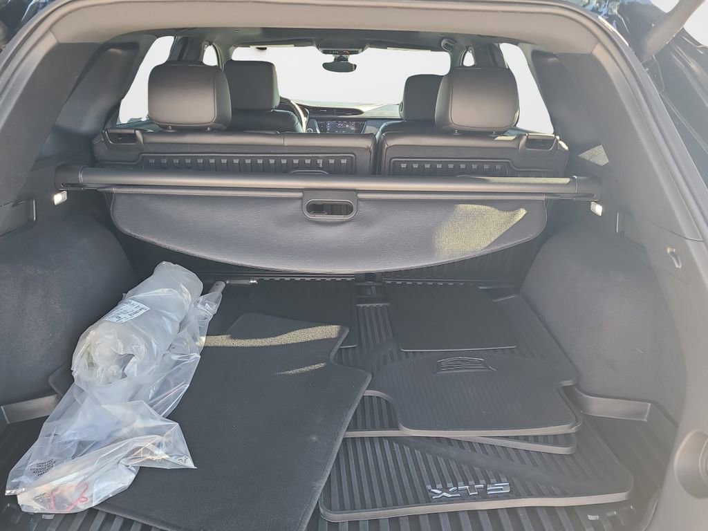 Used 2025 Cadillac XT5 Sportv w/ Technology Package image 12