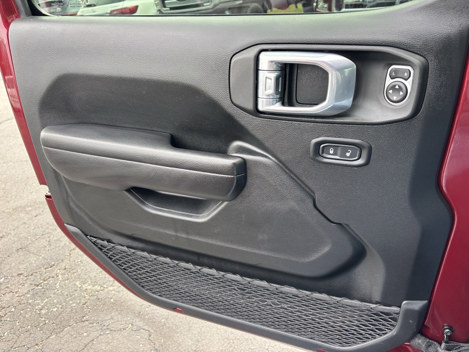 Used 2021 Jeep Gladiator Willys image 17