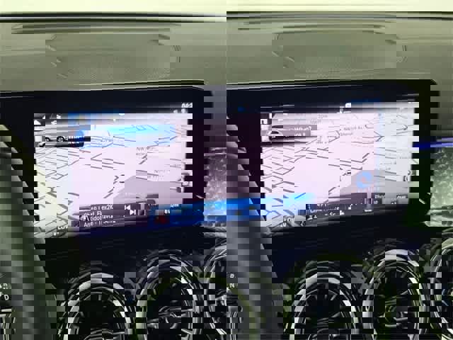 Used 2025 Mercedes-Benz GLB 250 GLB 250 image 30