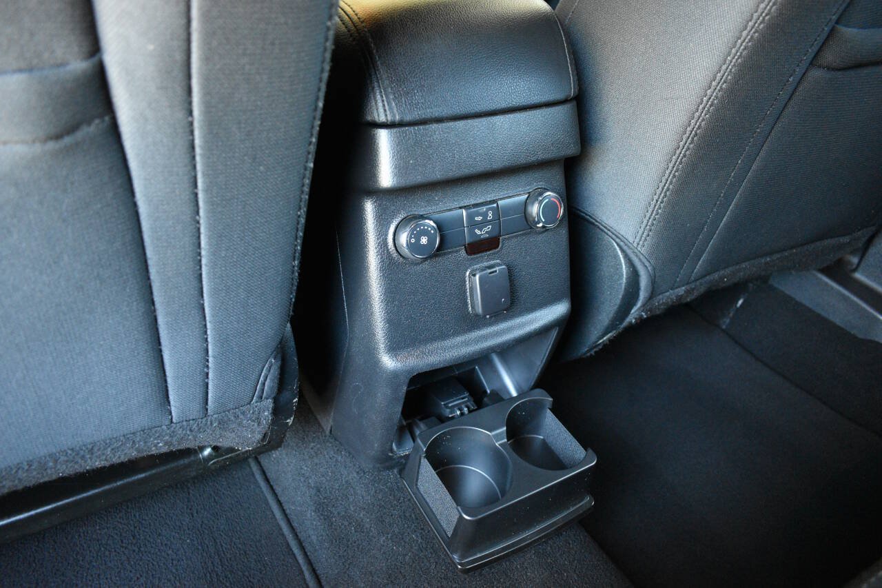Used 2019 Ford Explorer XLT FWD image 15