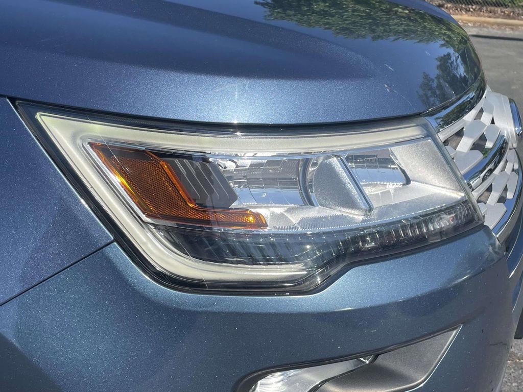 Used 2018 Ford Explorer XLT w/ Equipment Group 202A image 2