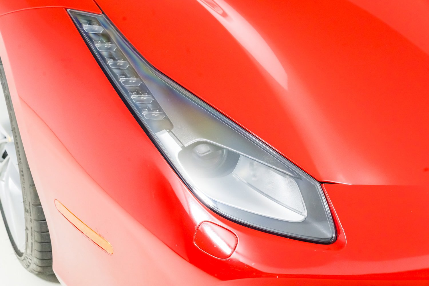 Used 2018 Ferrari 488 GTB RWD image 33