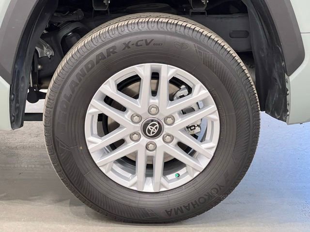Used 2025 Toyota Tundra SR5 w/ SR5 Convenience Package RWD image 41