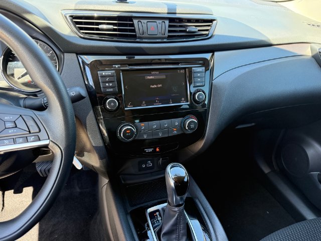 Used 2019 Nissan Rogue Sport S w/ Appearance Package FWD image 11