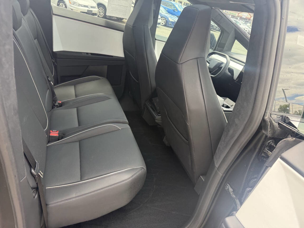 Used 2024 Tesla Cybertruck AWD Crew Cab image 16