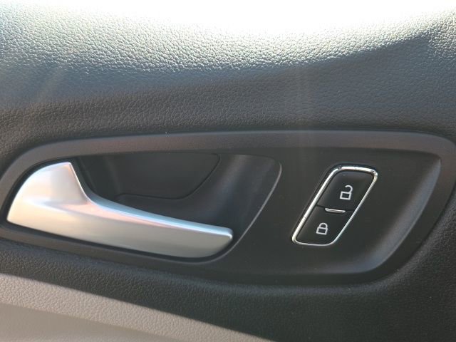 Used 2013 Ford C-MAX SEL image 23