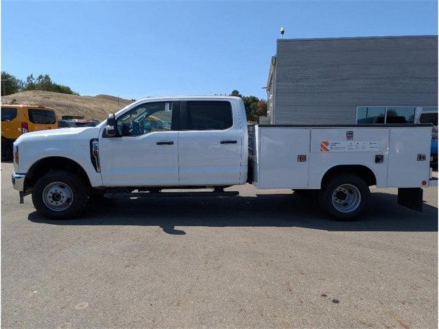 New 2025 Ford F350 XL w/ XL Chrome Package image 4