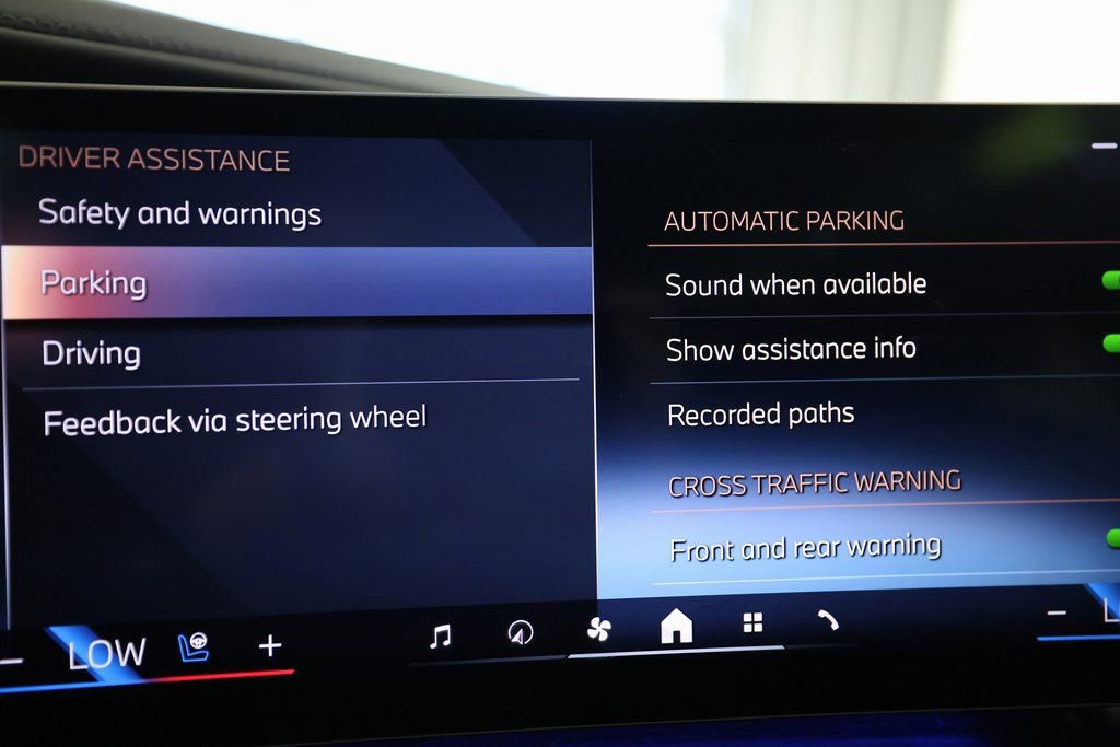 Used 2023 BMW i7 xDrive60 image 41