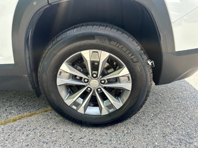 Used 2025 Chevrolet Equinox LT AWD/4WD image 17