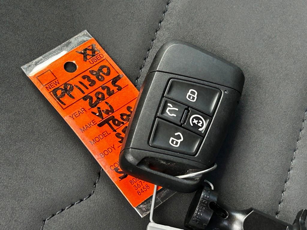 Certified 2025 Volkswagen Taos SE image 49