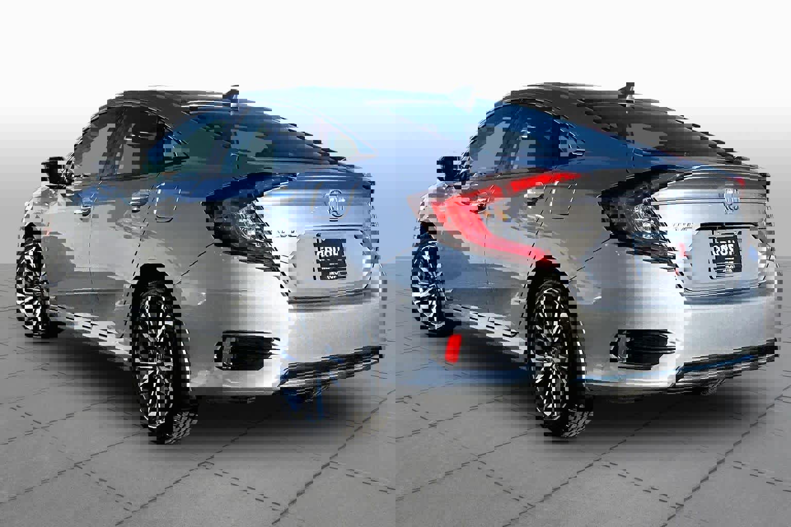 Used 2019 Honda Civic Touring image 12