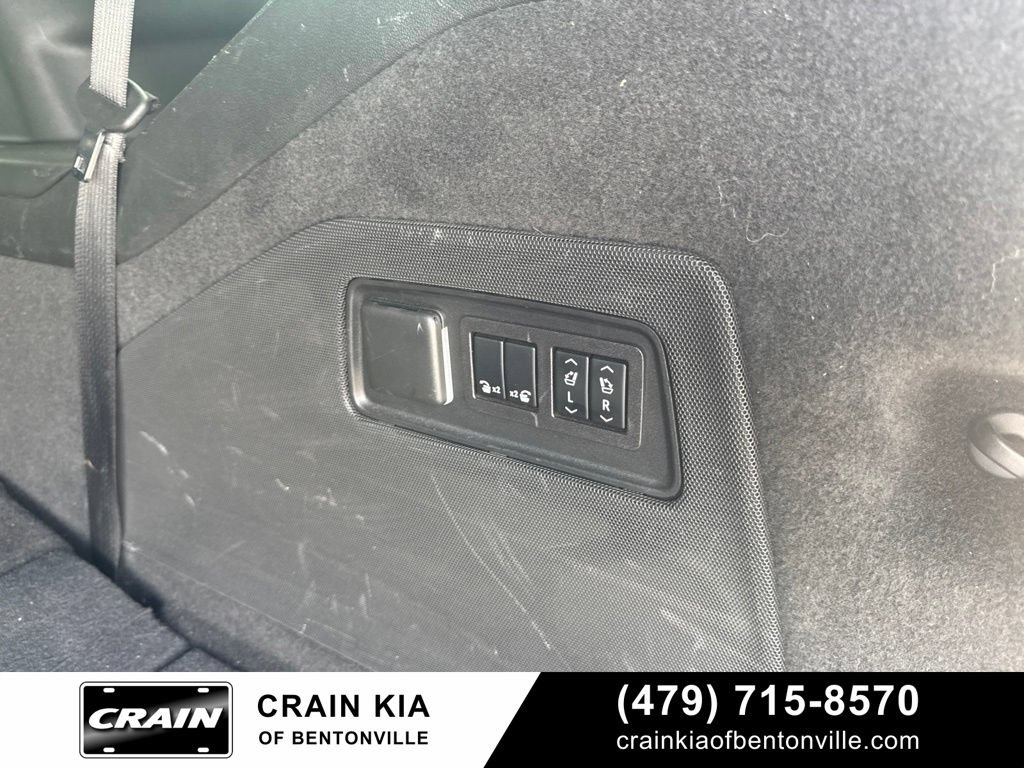 Used 2023 Cadillac Escalade Sport Platinum w/ LPO, ONYX Package AWD/4WD image 25