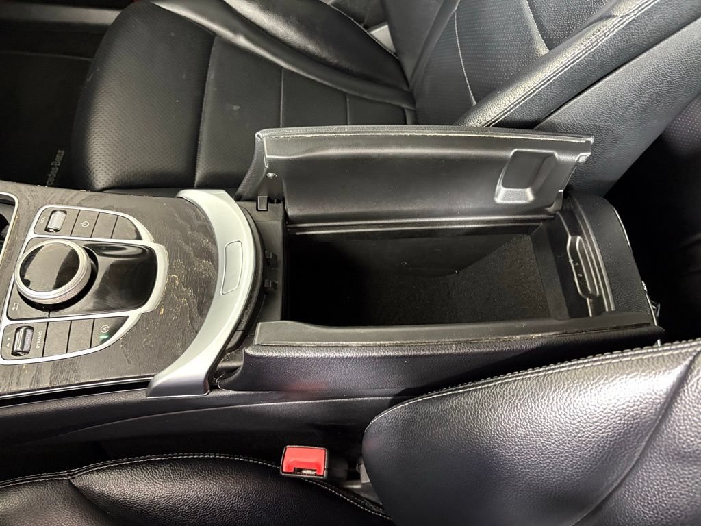 Used 2017 Mercedes-Benz C 300 Sedan image 33