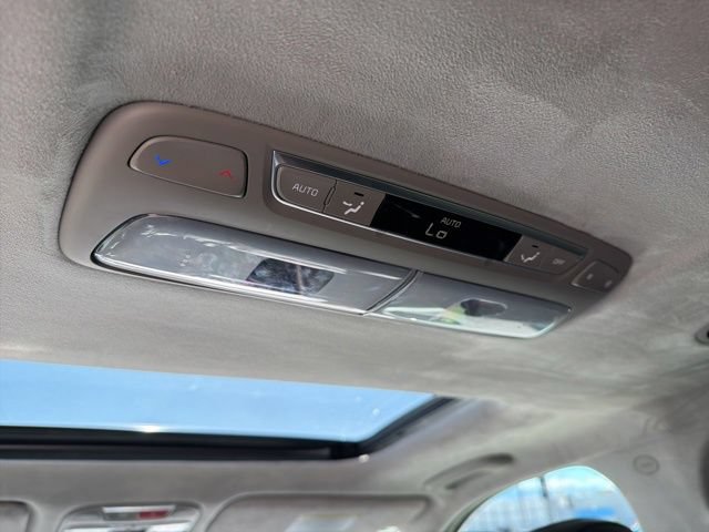 Used 2024 Kia Telluride SX Prestige w/ Towing Package AWD/4WD image 25