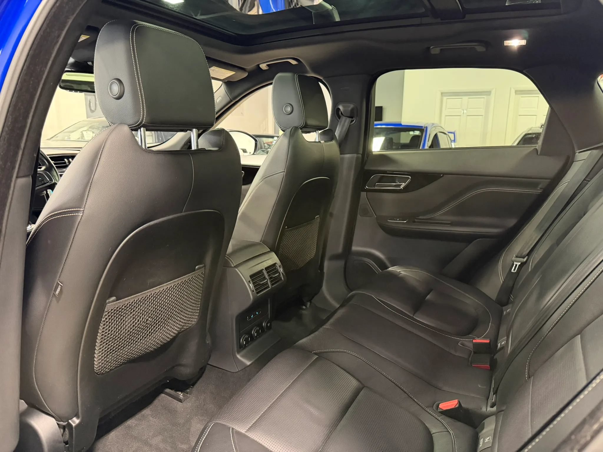 Used 2018 Jaguar F-PACE R-Sport AWD/4WD image 31