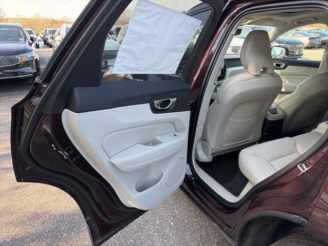 New 2026 Volvo XC60 T8 Ultra w/ Protection Package Premier AWD/4WD image 12