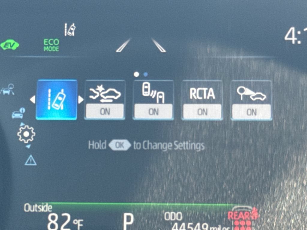 Used 2025 Toyota Sienna LE AWD/4WD image 19