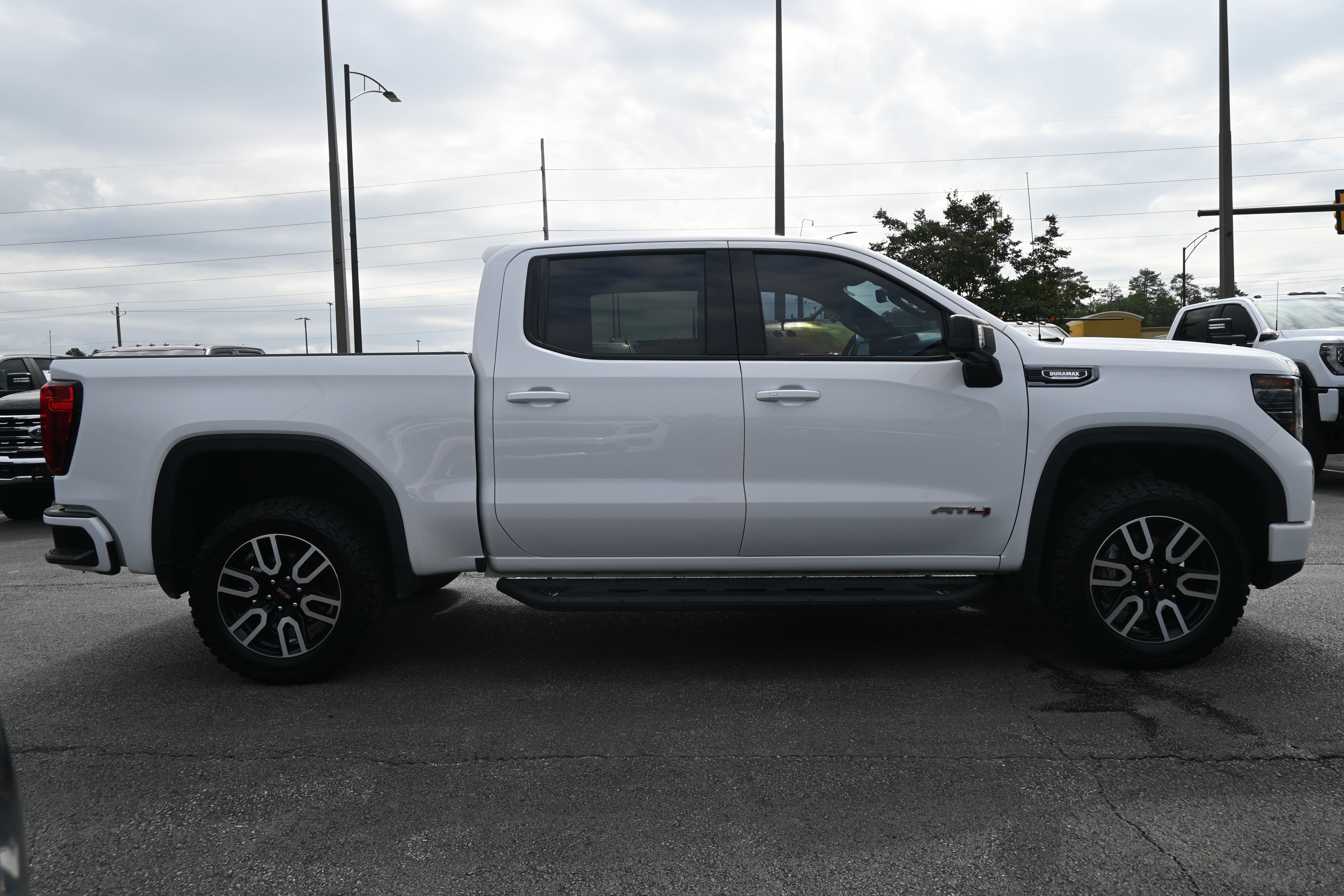 Used 2023 GMC Sierra 1500 AT4 w/ AT4 Premium Package AWD/4WD image 11