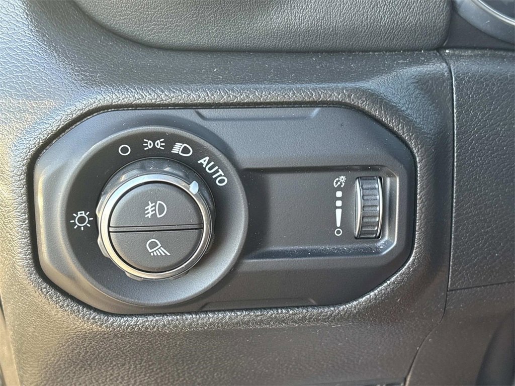 Used 2023 Jeep Gladiator Overland image 25