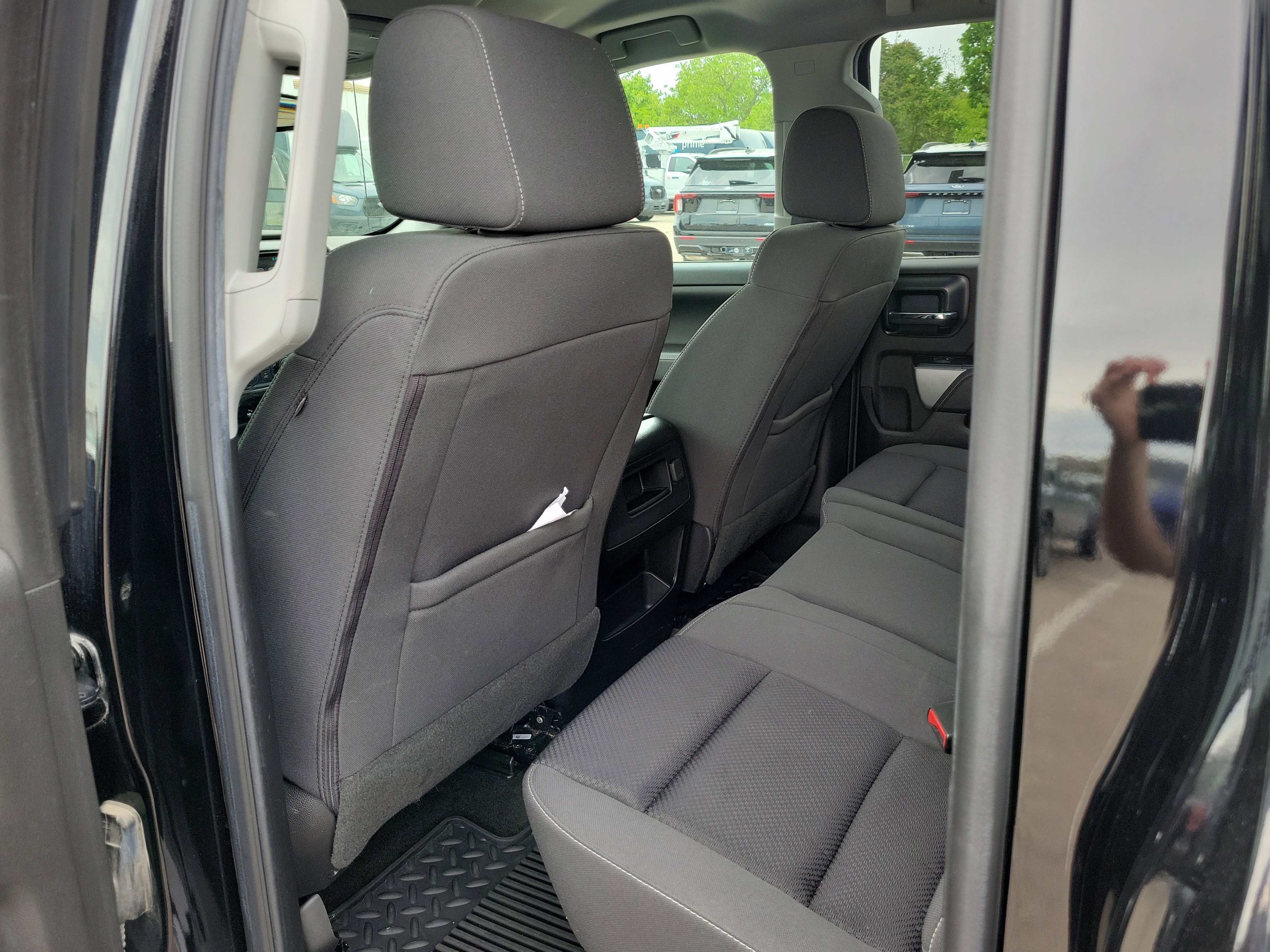 Used 2018 Chevrolet Silverado 1500 LT w/ Midnight Edition AWD/4WD image 12