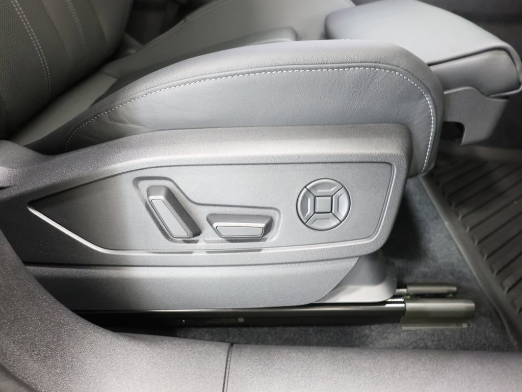 Certified 2025 Audi Q5 Premium w/ Premium Plus AWD/4WD image 22