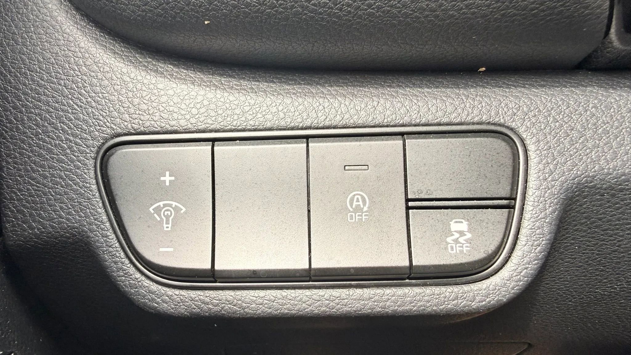 Used 2025 Kia Seltos S FWD image 27