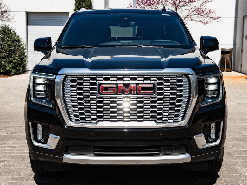 Used 2021 GMC Yukon Denali w/ Denali Premium Package image 2