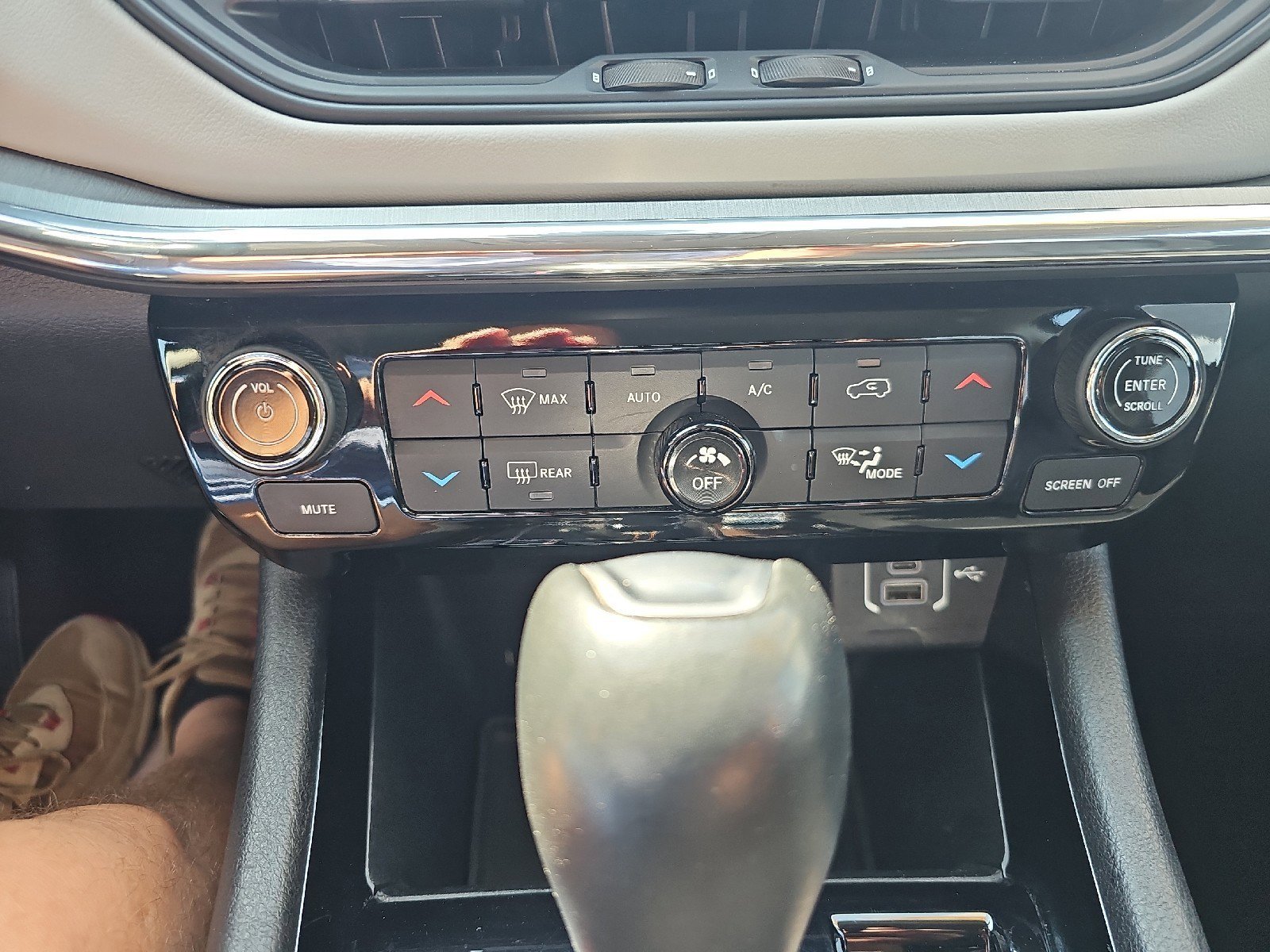 Used 2022 Jeep Compass Limited image 15